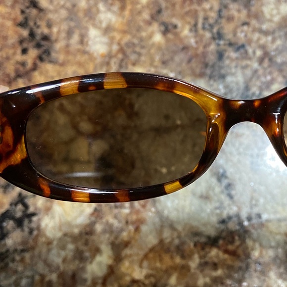 Vintage Sunglasses - Picture 4 of 5